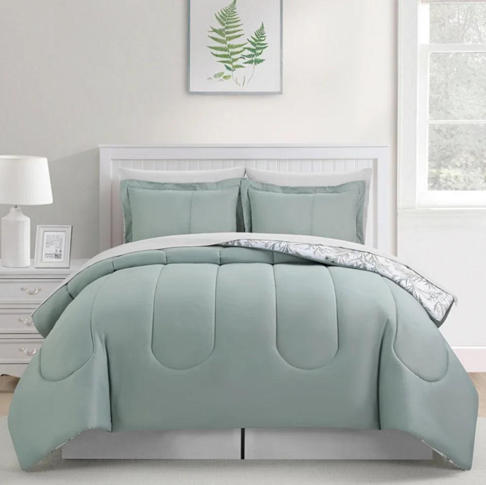 SUPER SALE ** BRAND NEW IN BAG ** 8 PC Naples Reversible Patterned Bedding Set